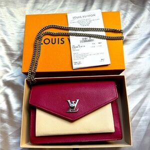 Selling my Louis Vuitton wallet on chain.